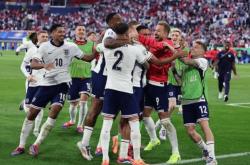 lol全球总决赛-包含欧国联赛事四强争霸，球队实力均衡！的词条