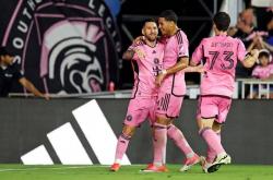 lol全球总决赛-欧洲区赛事中球员巧夺制胜球带领球队获胜