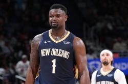 lol全球总决赛-包含鹈鹕再度失利，西部排名逐渐下滑的词条