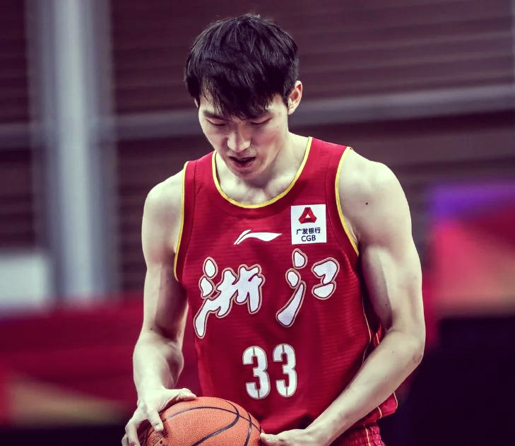 广东宏远球员吴前表现神勇，帮助球队战胜对手