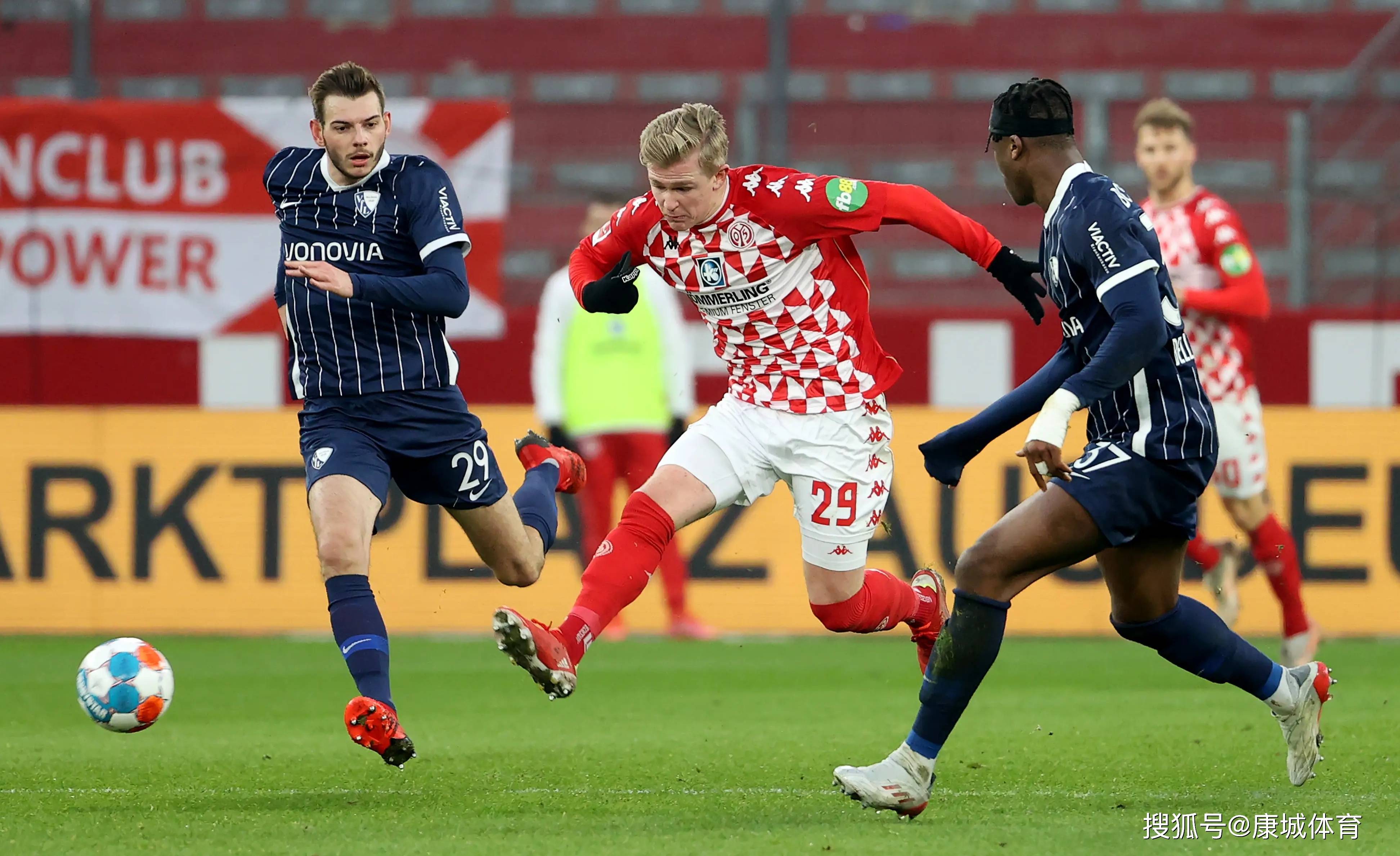 拜仁慕尼黑教练缺席比赛