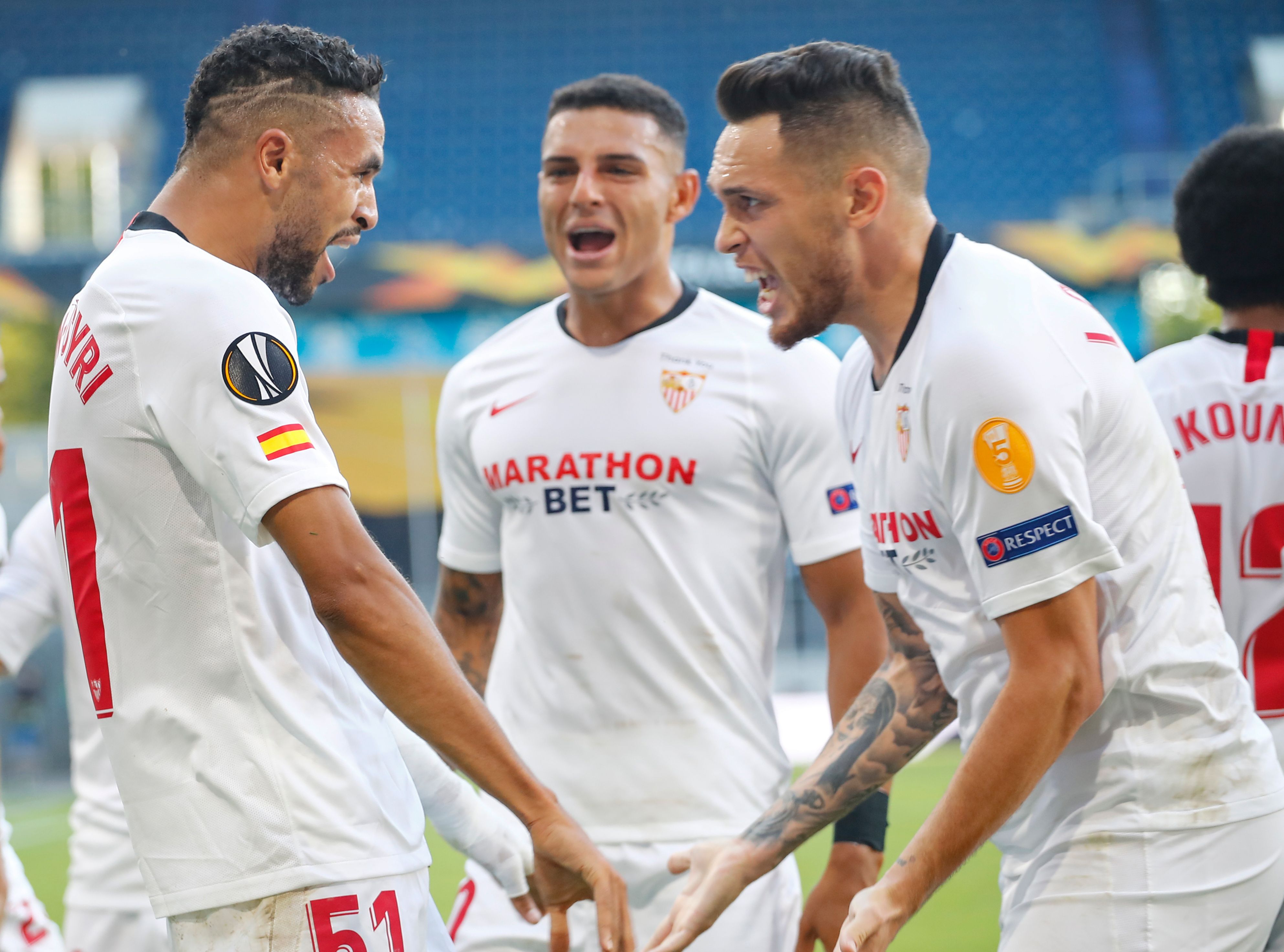 塞尔维亚足球队在比赛中表现抢眼,晋级 塞尔维亚足球队在比赛中表现抢眼,晋级