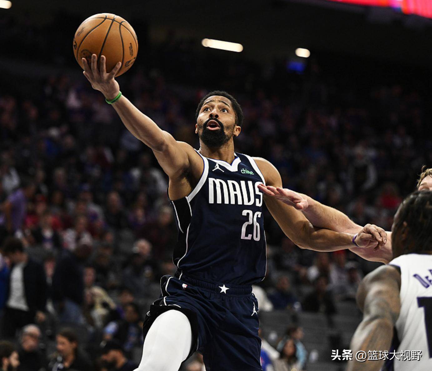 包含鹈鹕再度失利，西部排名逐渐下滑的词条