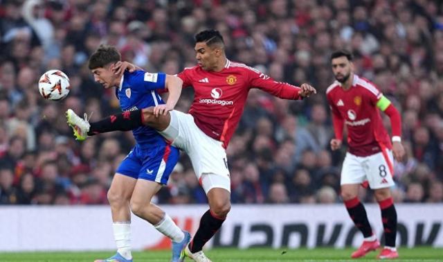 赛况更新：曼联积极反击，艰难逆袭的简单介绍