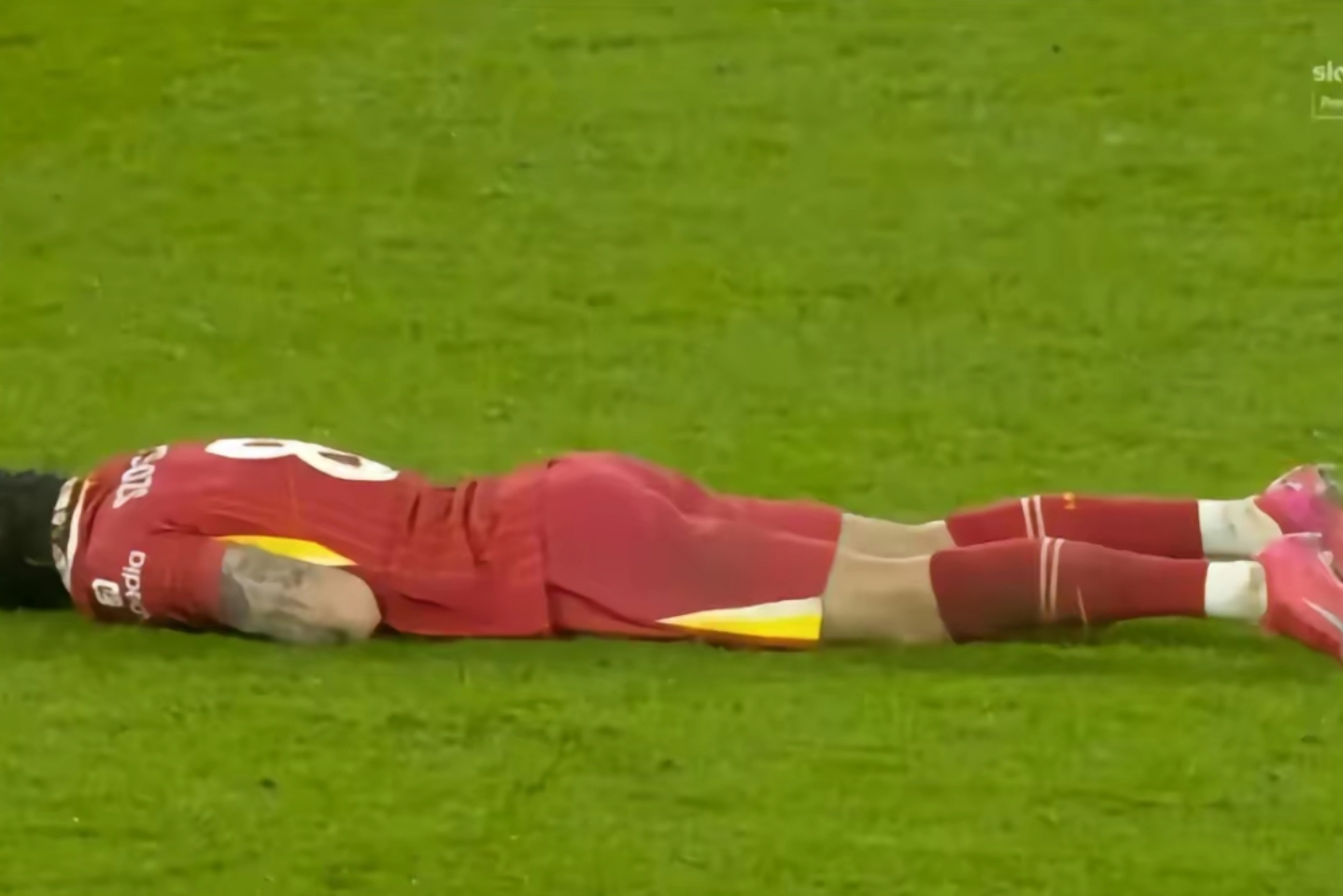 阿根廷天才球员在英超联赛中受伤