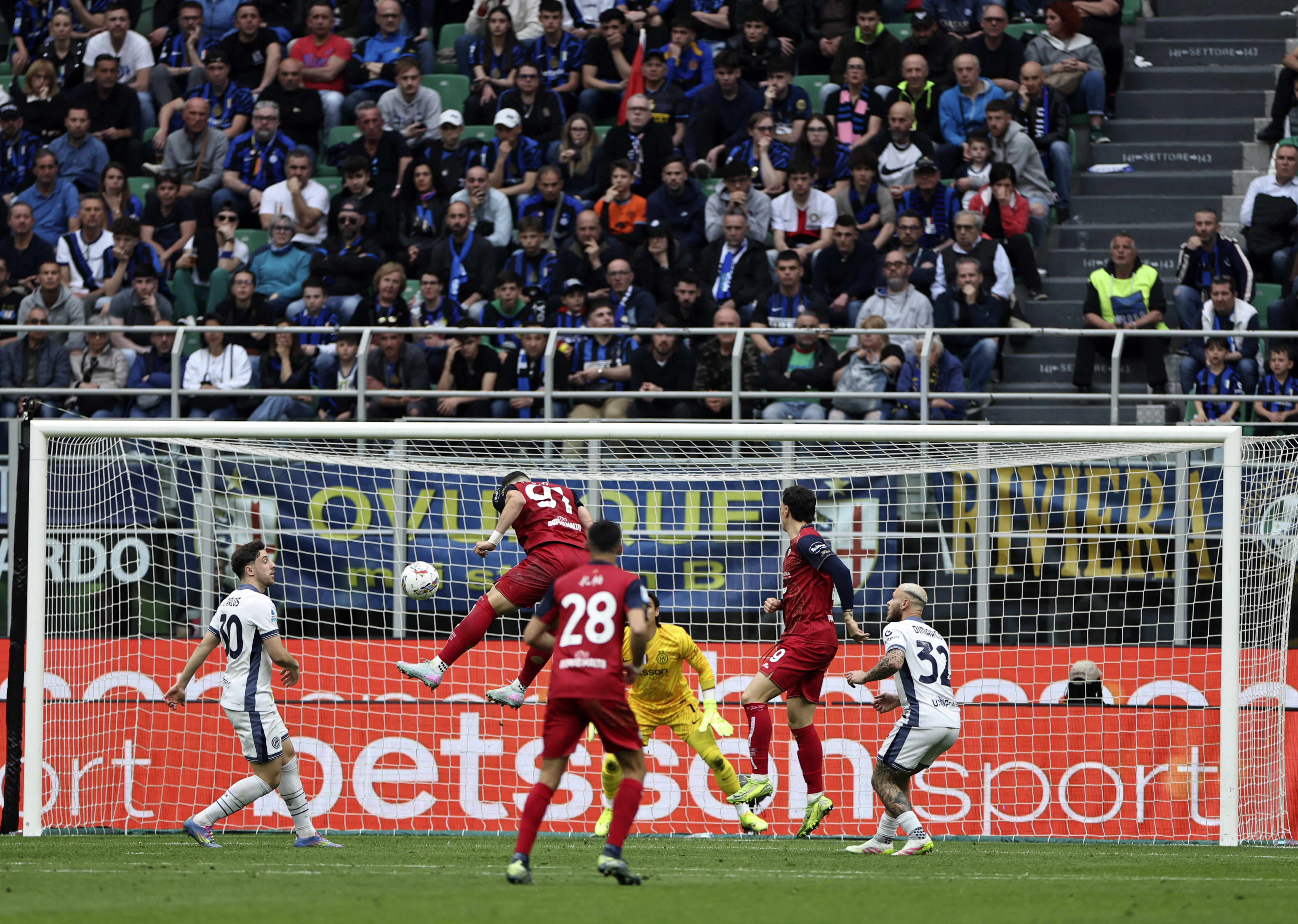 意甲球队训练备战下轮比赛，保持状态良好的简单介绍