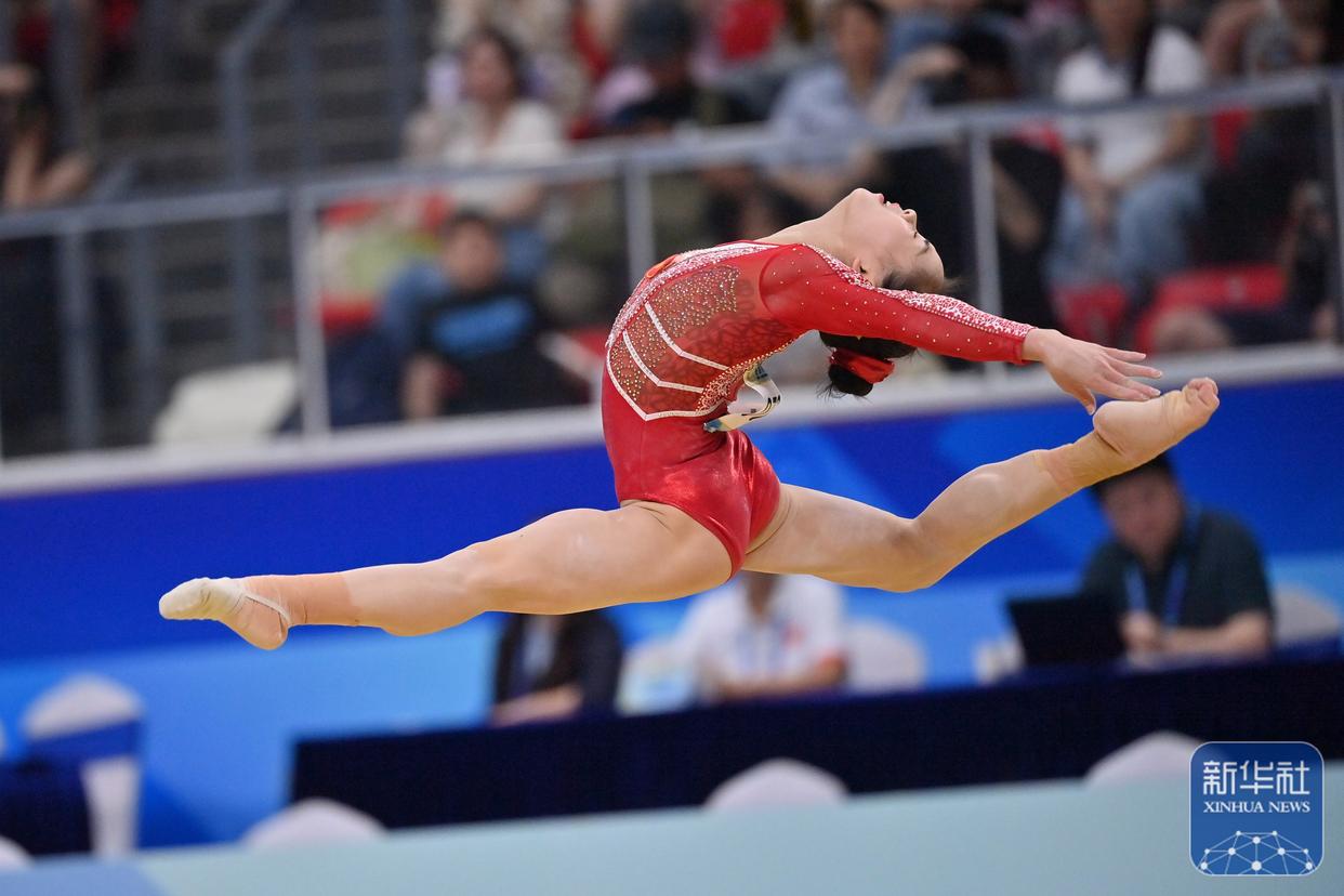 包含体操单项冠军风采绝伦斩获好成绩的词条