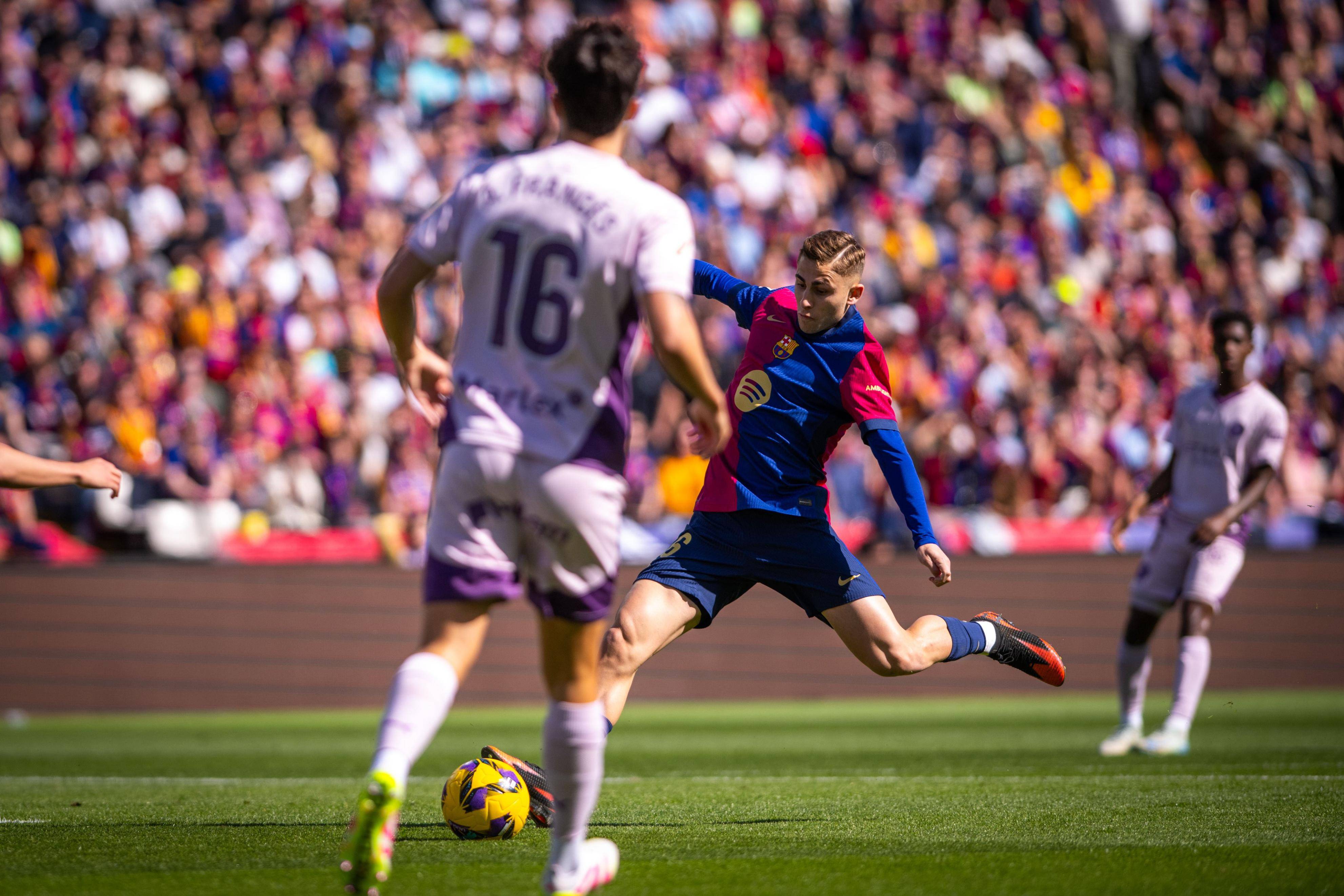 精英球员效力转会，国际足坛动荡不定