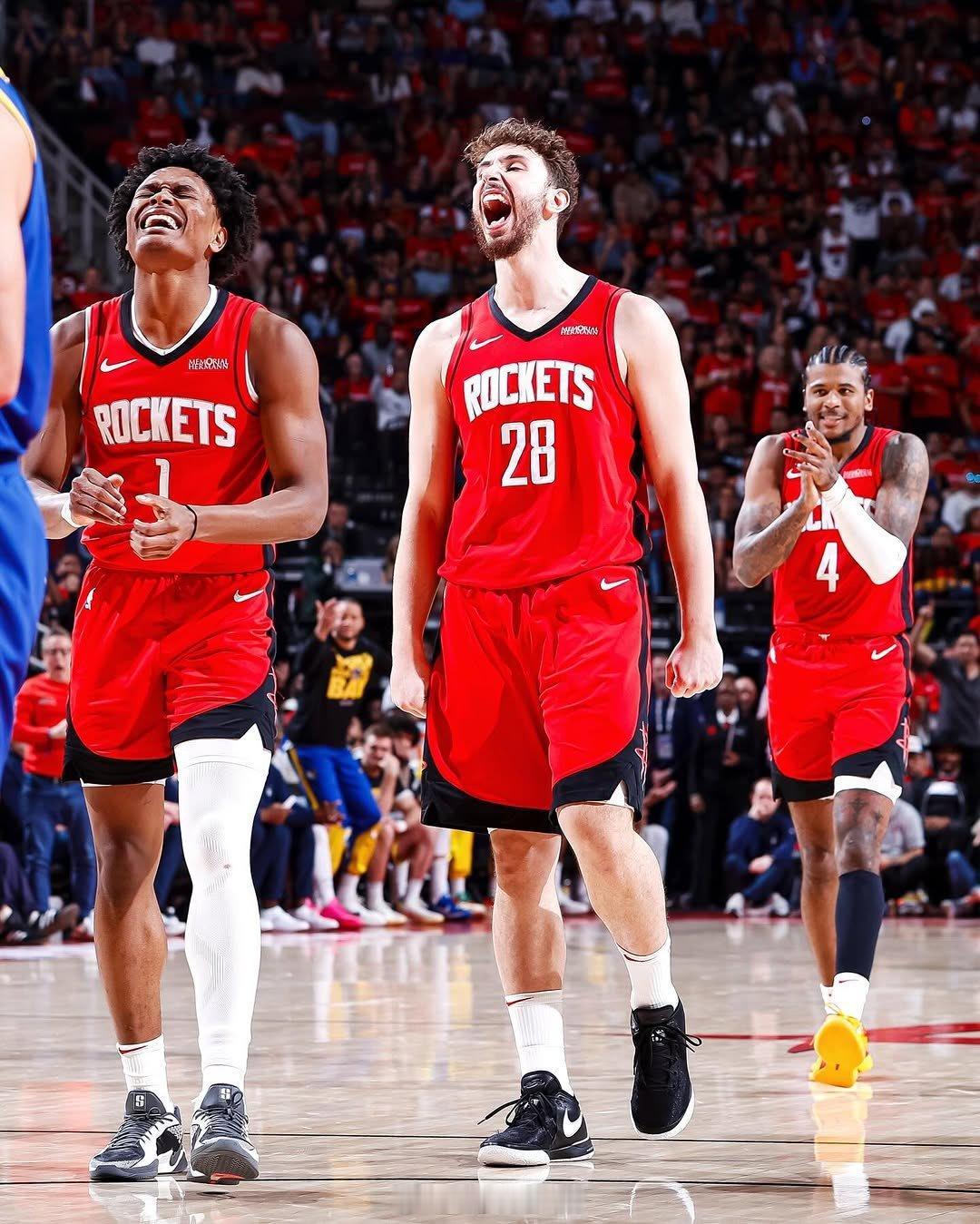 火箭力克篮网，客场大胜