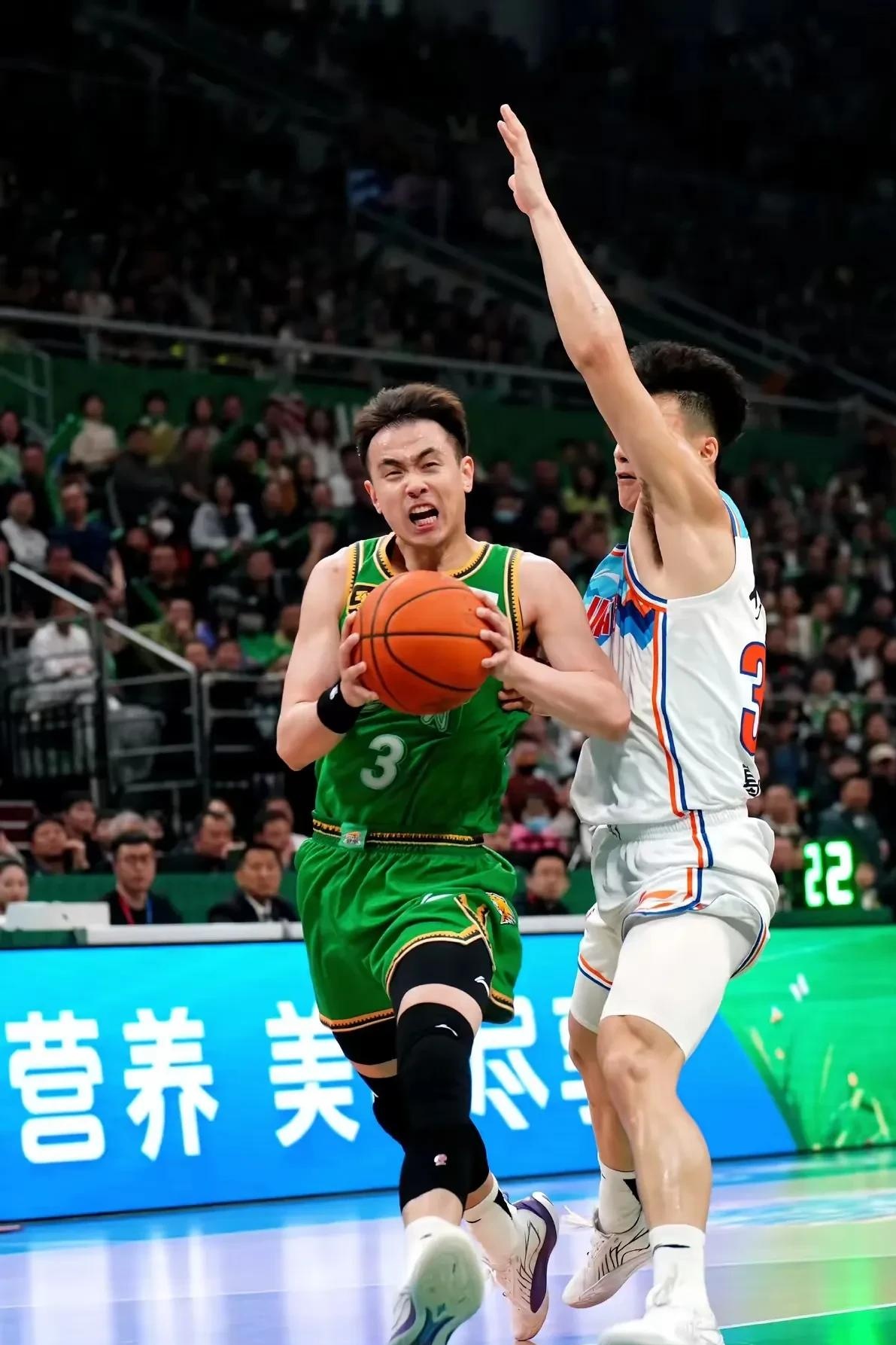 辽宁男篮连续战胜，稳住前进步伐