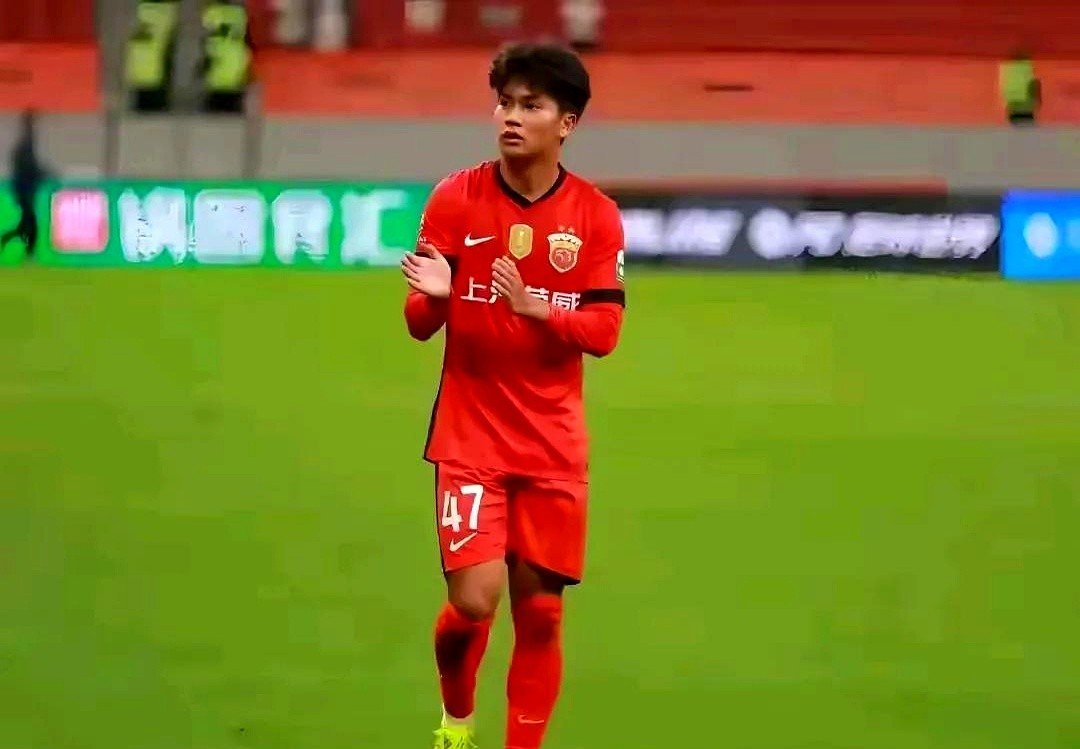 上海上港盘点最佳球员，主教练赞不绝口的简单介绍
