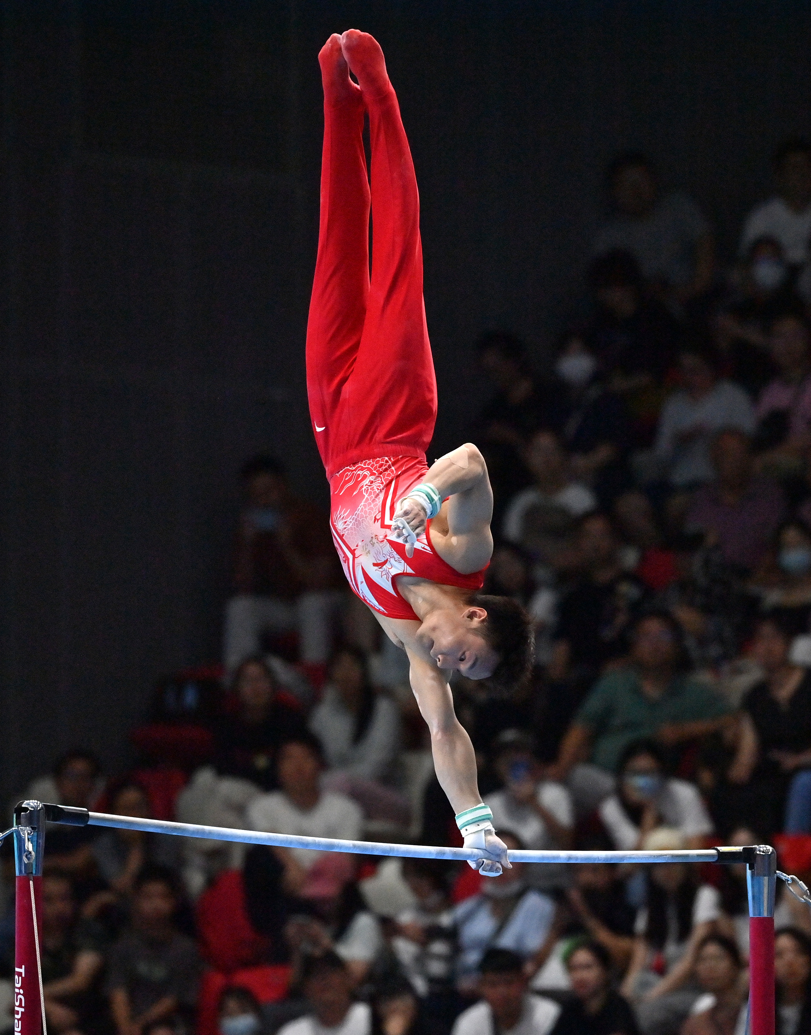 中国体操队在团体比赛中斩获佳绩