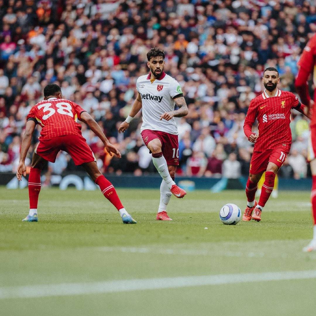 包含惊心动魄！利物浦队员完成逆转，赢得球迷的掌声的词条