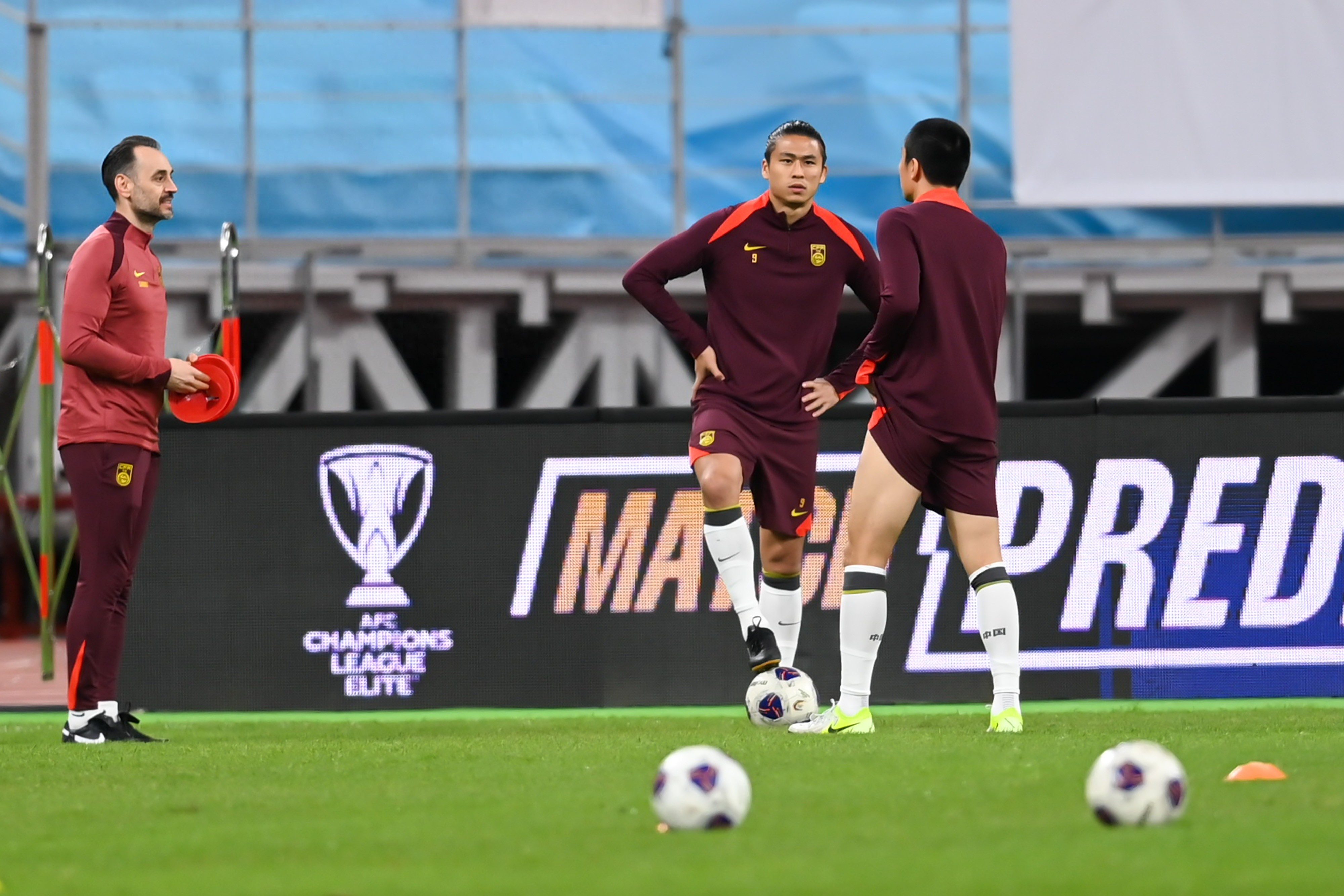 包含欧预赛焦点战，谁能掌握胜利机会？的词条