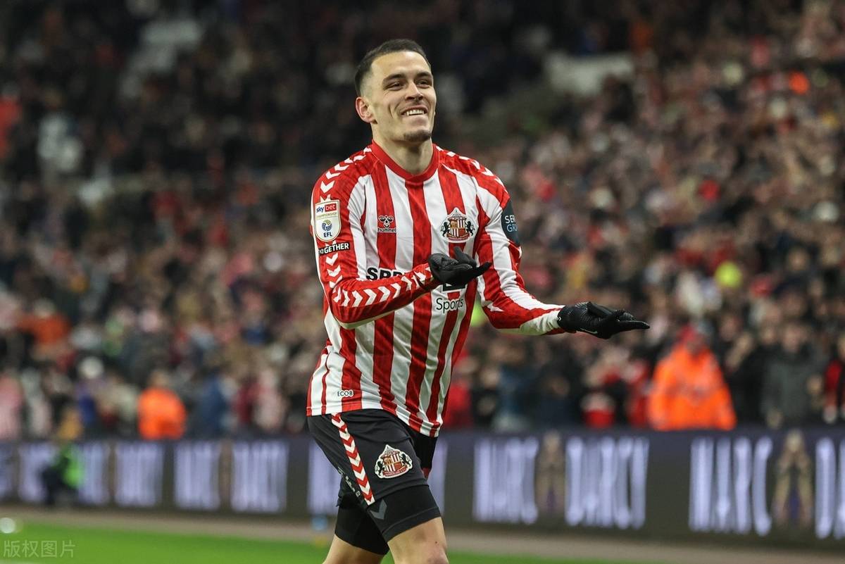 关于桑德兰队比分领先，赢得关键比赛的信息