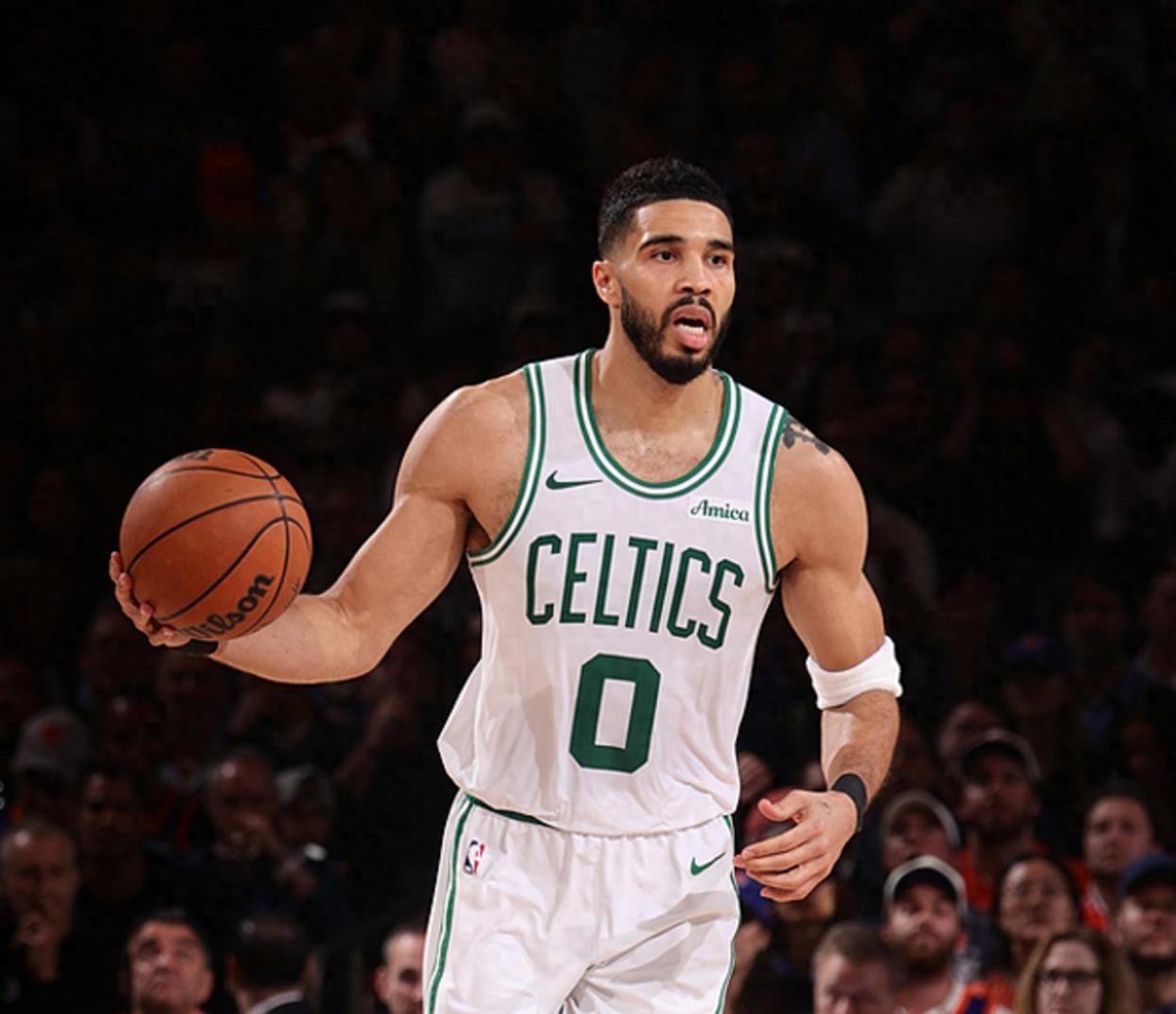 绿军客场惜败篮网，塔图姆表现出色