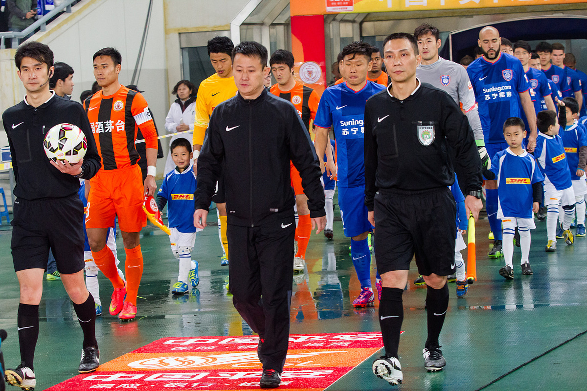 包含武汉卓尔挑战江苏苏宁，争取客场取分稳步前行的词条