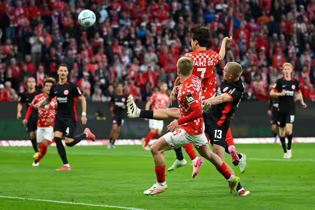 美因茨主场惨败，遭遇来自强劲对手的压制