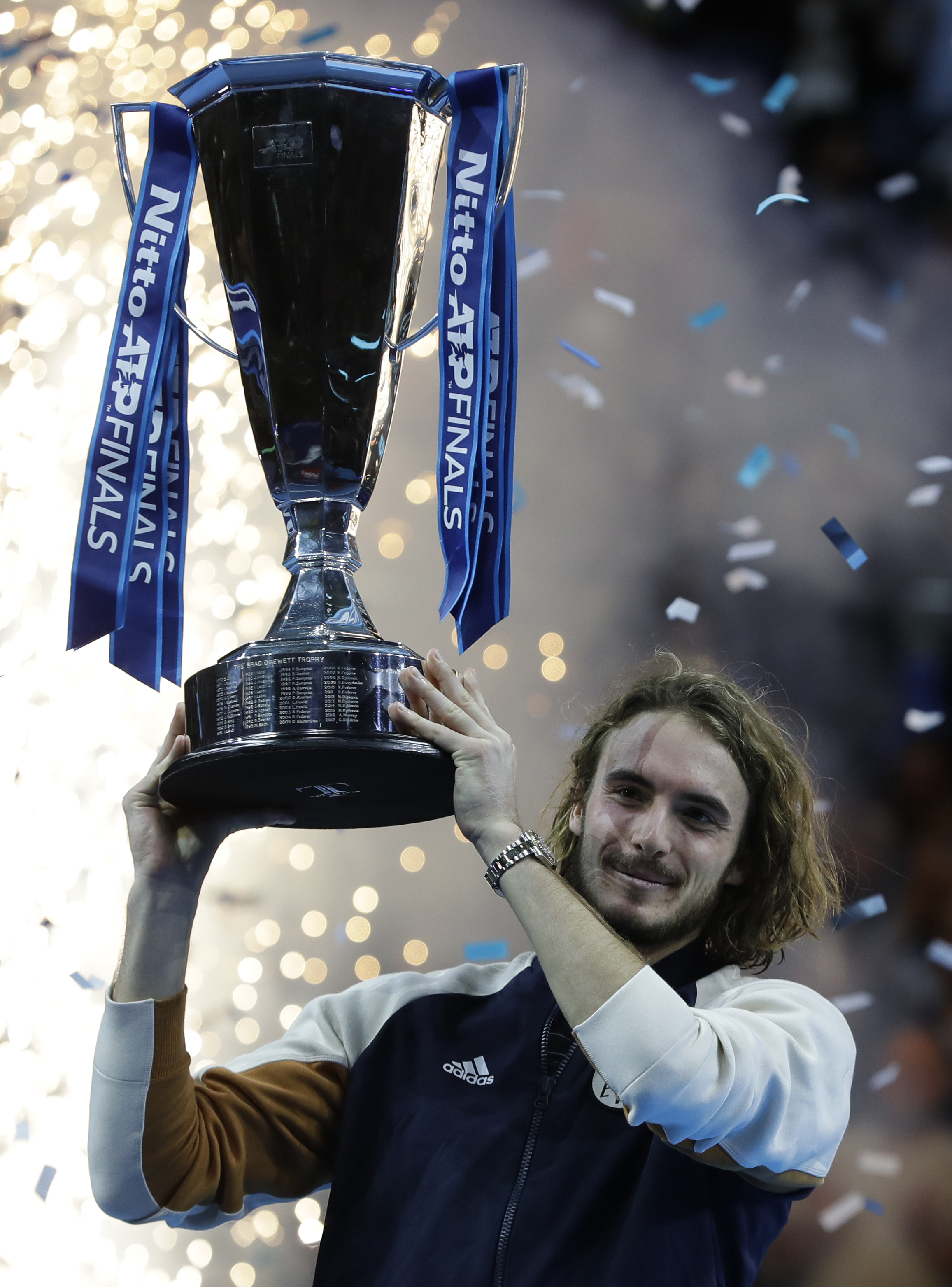 世界网球队血洗德国网球队，西西帕斯惊艳世界的简单介绍