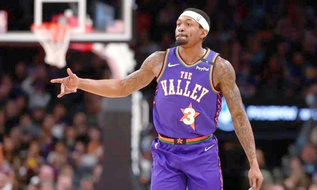 关于黄蜂险胜马刺，布拉德利一己之力扛起全队的信息