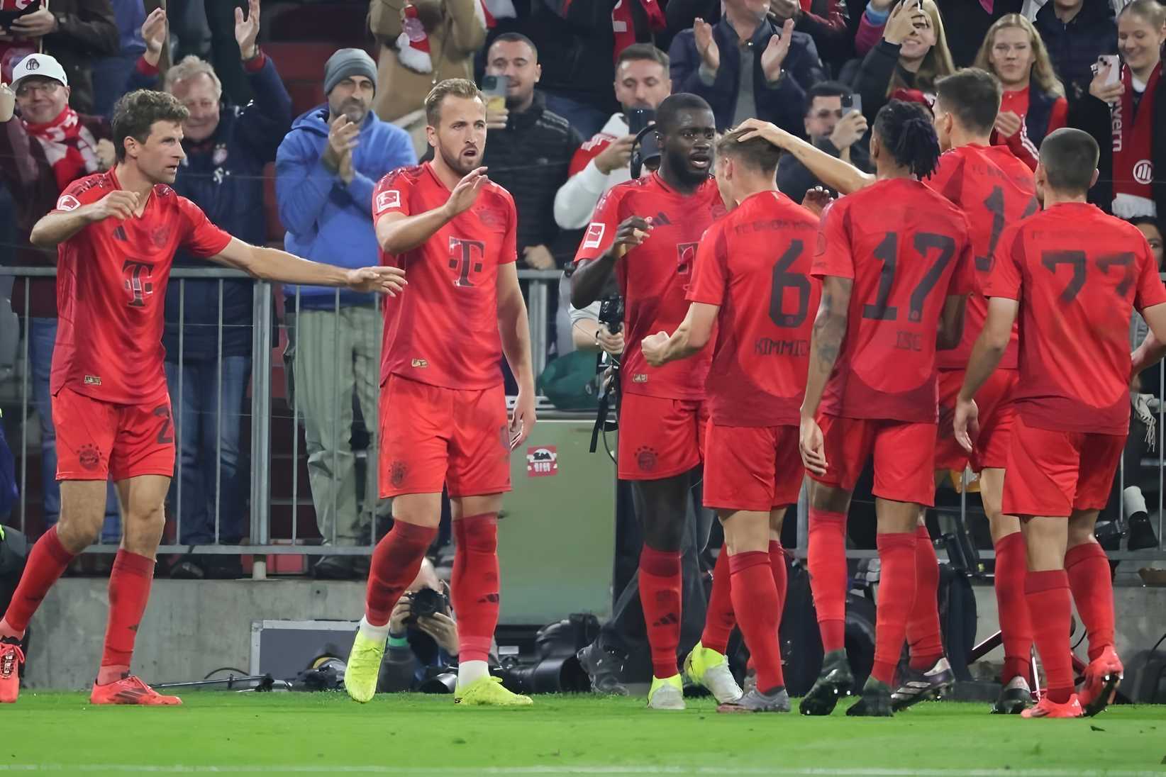 巴萨轻取里昂,凯恩关键制胜 巴萨轻取里昂,凯恩关键制胜